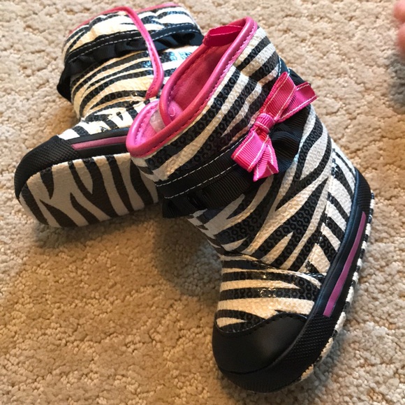 Baby Girl Zebra Boots Size 3 - Picture 4 of 7
